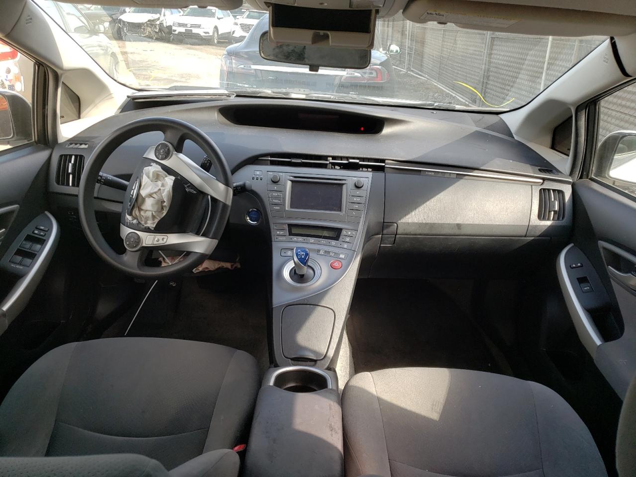 Photo 9 from auction – 2013 TOYOTA PRIUS with VIN JTDKN3DU4D5698940