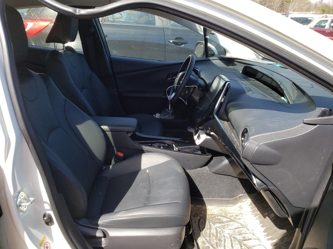 Photo 5 from auction – 2018 TOYOTA PRIUS PRIM with VIN JTDKARFP7J3076023