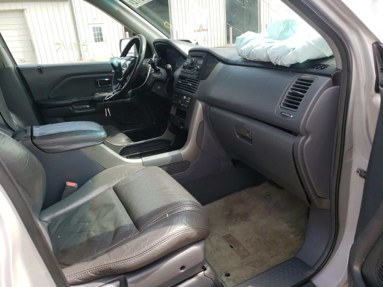Photo 5 from auction – 2003 HONDA PILOT EXL with VIN 2HKYF18543H556584