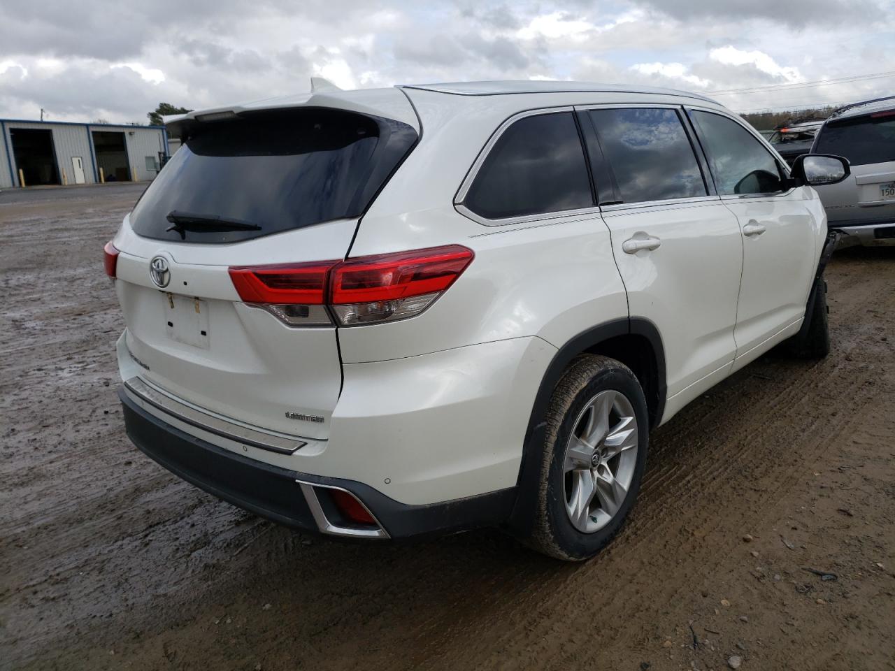 Photo 4 from auction – 2019 TOYOTA HIGHLANDER with VIN 5TDYZRFHXKS295991
