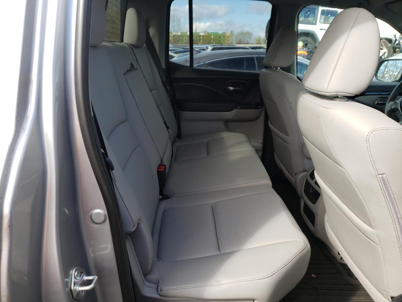 Photo 6 from auction – 2019 HONDA RIDGELINE with VIN 5FPYK3F78KB018230