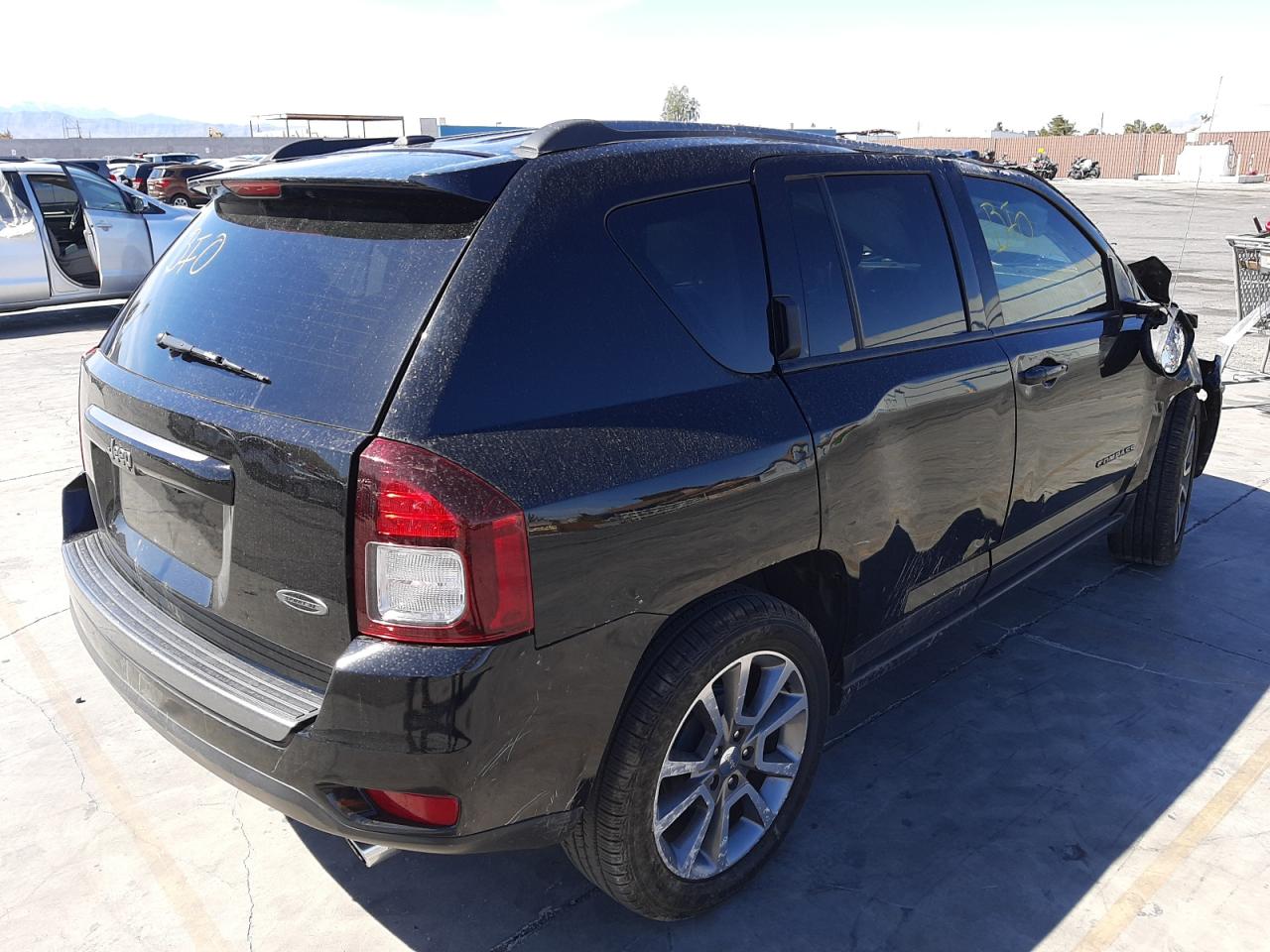 Photo 4 from auction – 2017 JEEP COMPASS SP with VIN 1C4NJCBA2HD186915