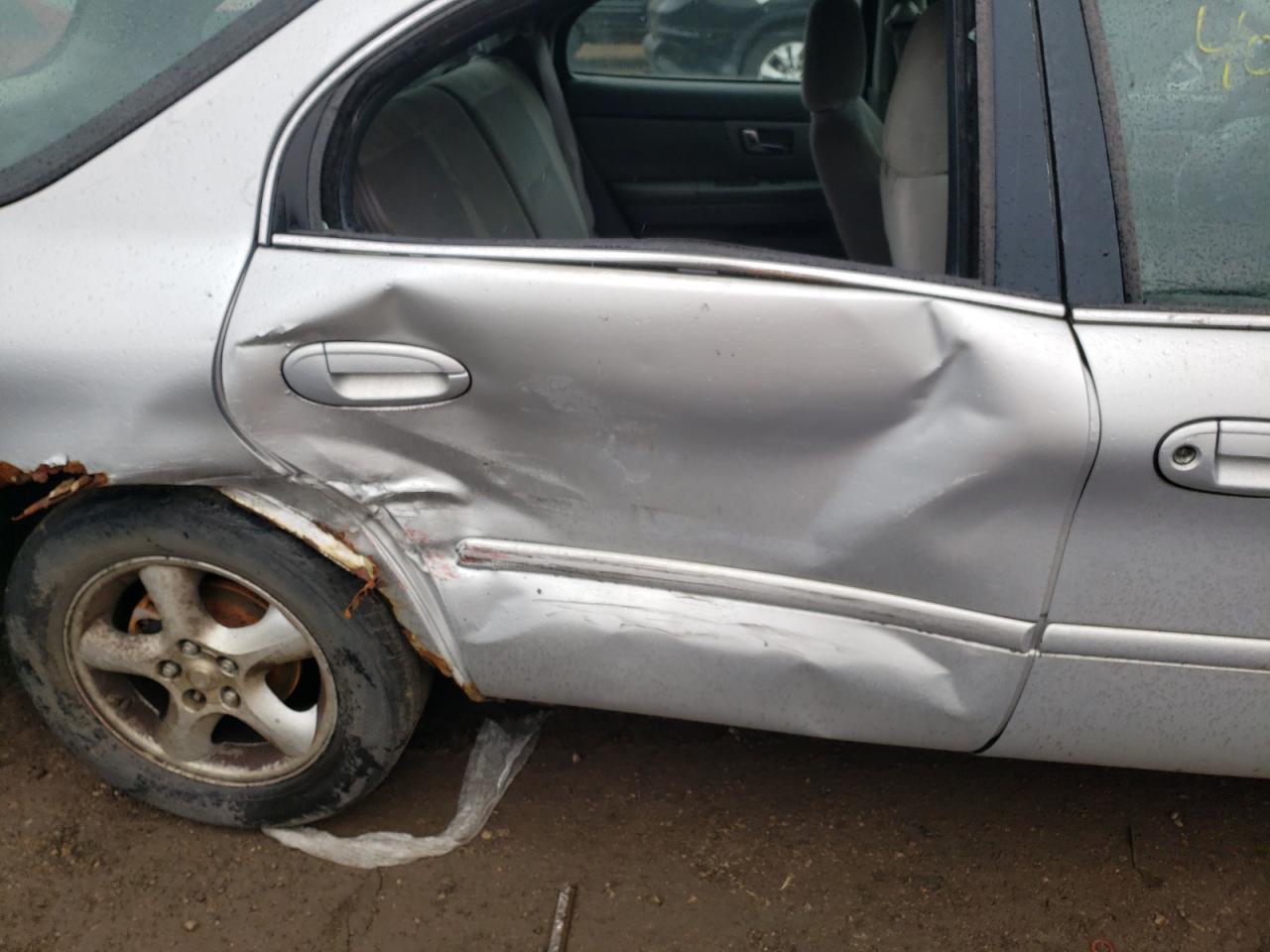 Photo 9 from auction – 2001 FORD TAURUS SE with VIN 1FAFP58271G247281
