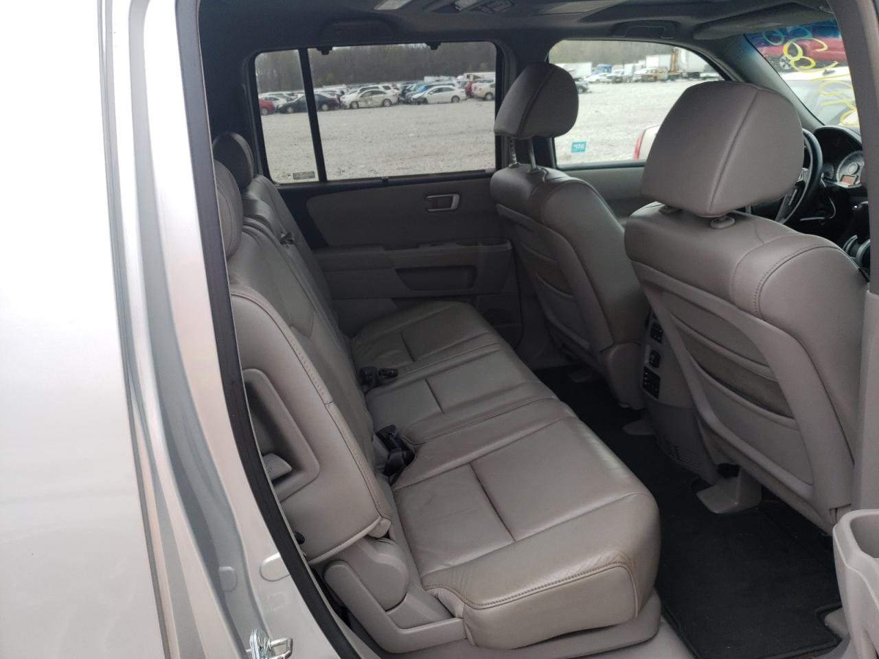 Photo 6 from auction – 2009 HONDA PILOT TOUR with VIN 5FNYF48929B005260