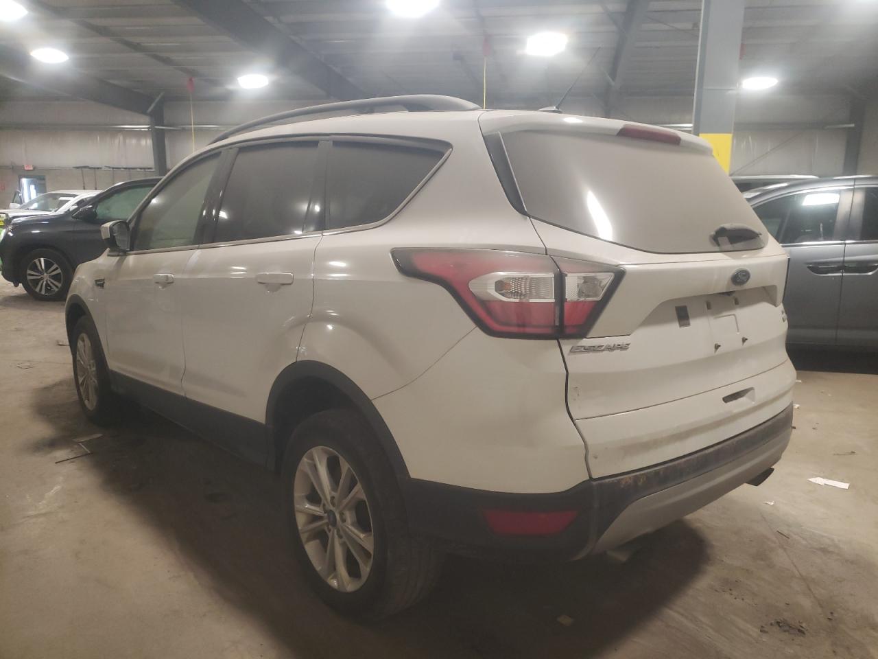 Photo 3 from auction – 2018 FORD ESCAPE SE with VIN 1FMCU9GD4JUC99769