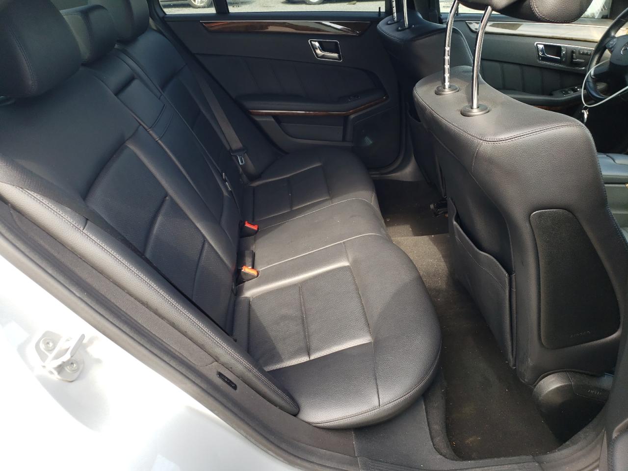 Photo 6 from auction – 2010 MERCEDES-BENZ E350 with VIN WDDHF8HB3AA072771