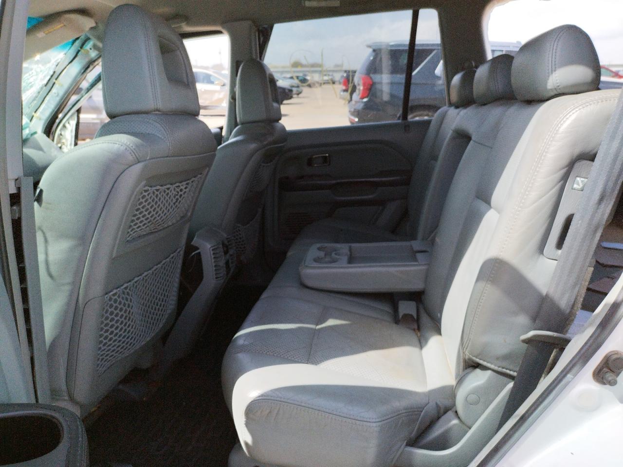 Photo 6 from auction – 2004 HONDA PILOT EXL with VIN 2HKYF18634H575203