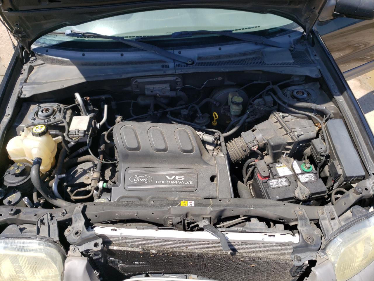 Photo 7 from auction – 2001 FORD ESCAPE XLT with VIN 1FMCU04101KB99198