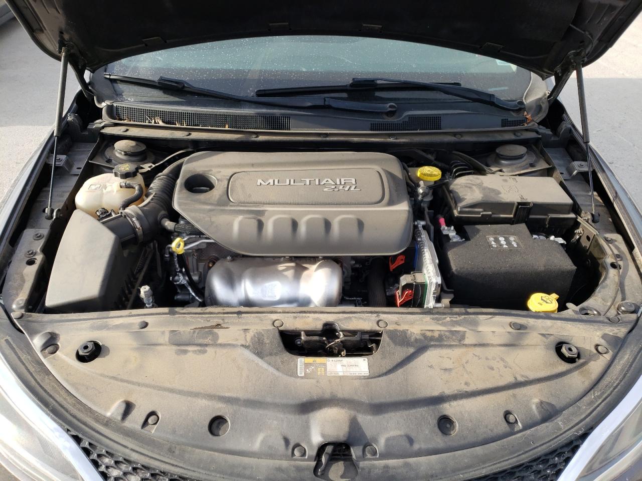 Photo 7 from auction – 2017 CHRYSLER 200 LIMITE with VIN 1C3CCCAB4HN506262