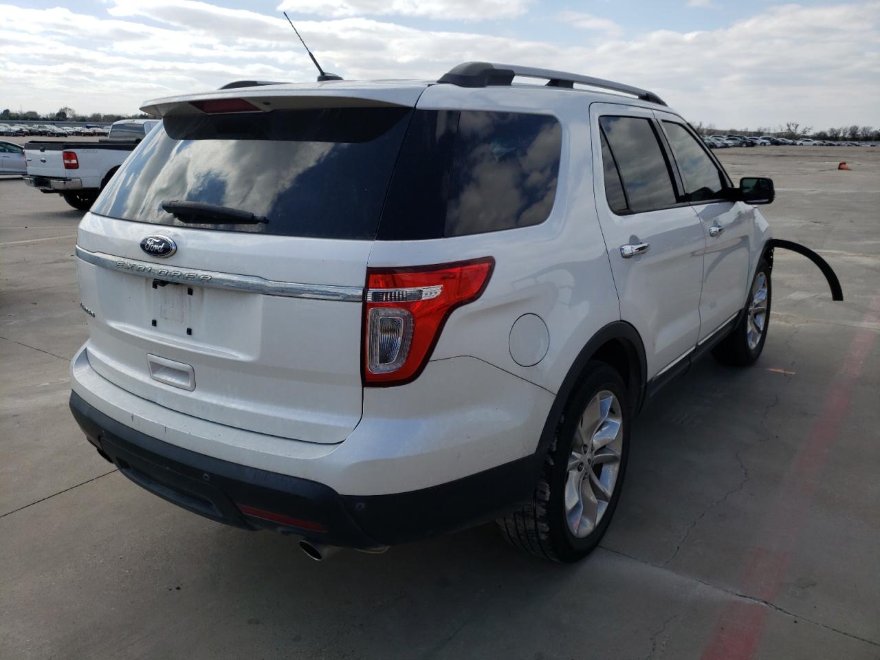 Photo 4 from auction – 2012 FORD EXPLORER L with VIN 1FMHK7F86CGA40724