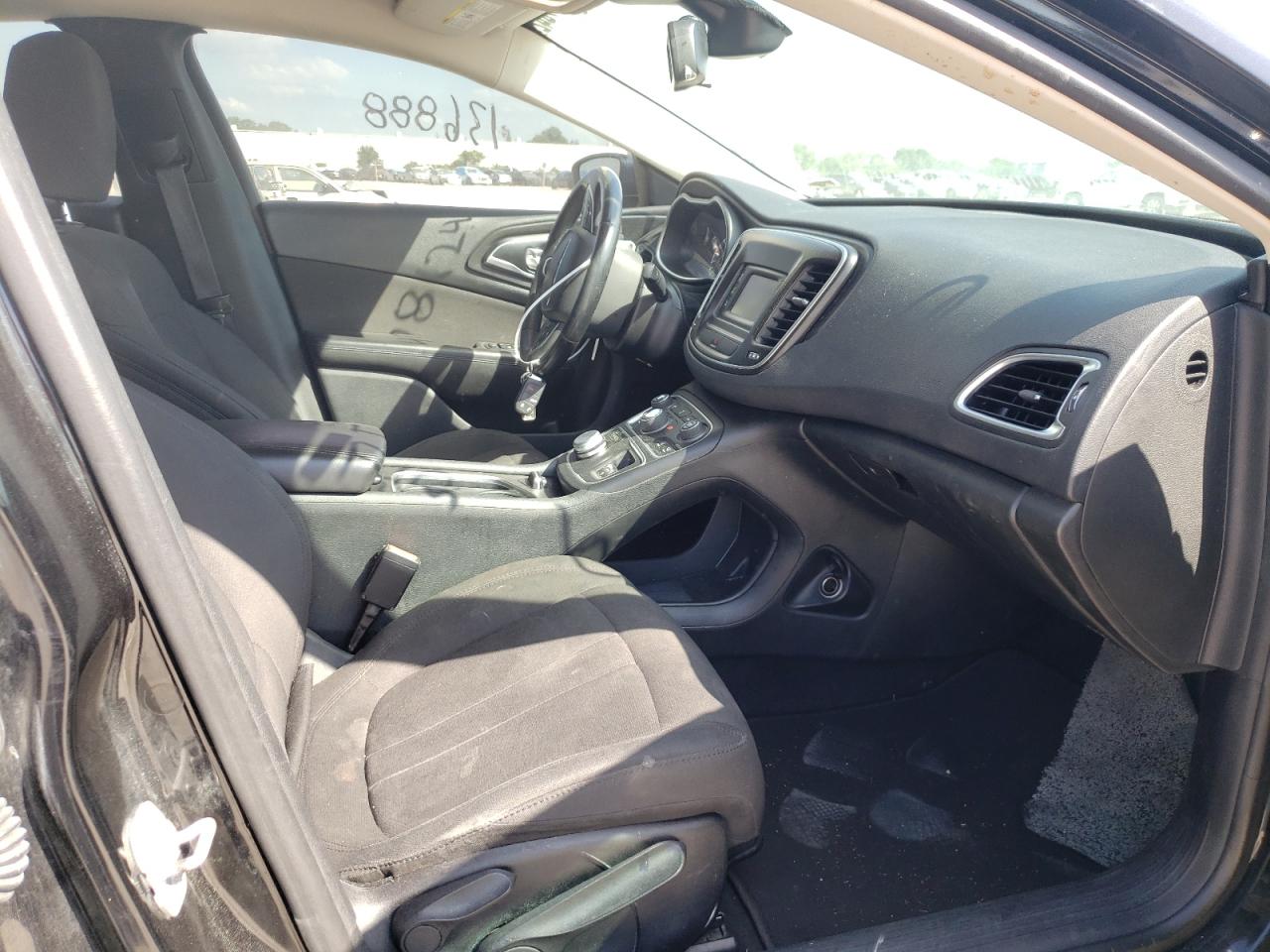 Photo 5 from auction – 2016 CHRYSLER 200 LIMITE with VIN 1C3CCCAB8GN110768