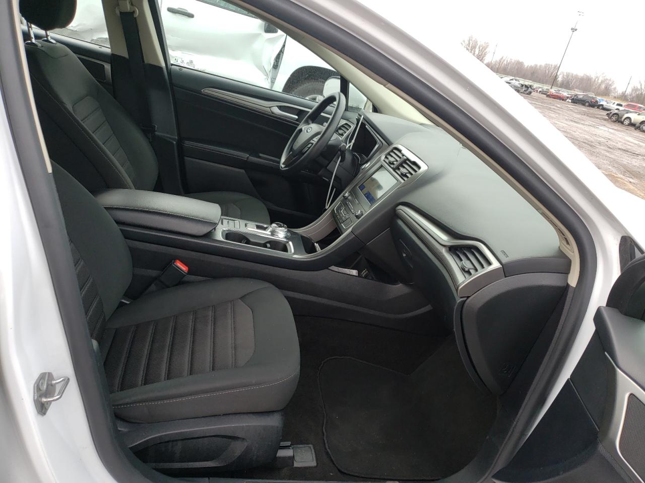 Photo 5 from auction – 2020 FORD FUSION SE with VIN 3FA6P0HD8LR150669