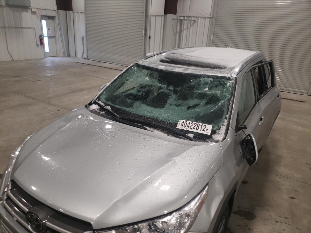 Photo 9 from auction – 2018 TOYOTA HIGHLANDER with VIN 5TDJZRFH5JS877710