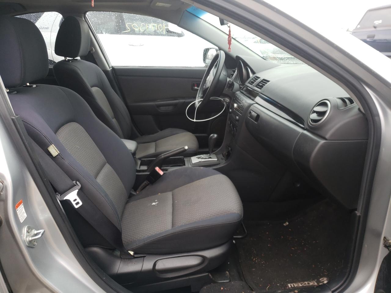 Photo 5 from auction – 2005 MAZDA 3 I with VIN JM1BK32F451252390
