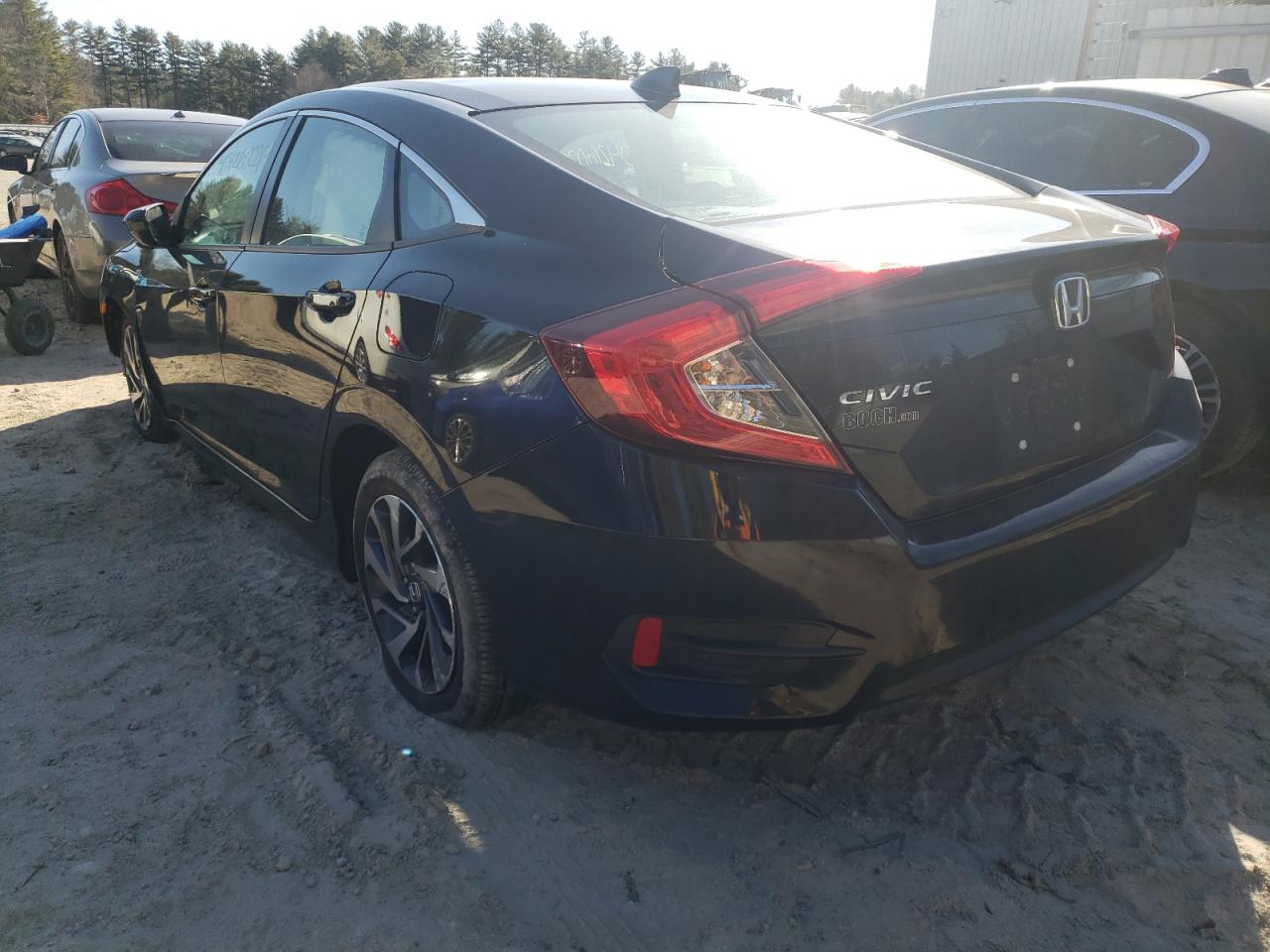 Photo 3 from auction – 2018 HONDA CIVIC EX with VIN 19XFC2F76JE203596