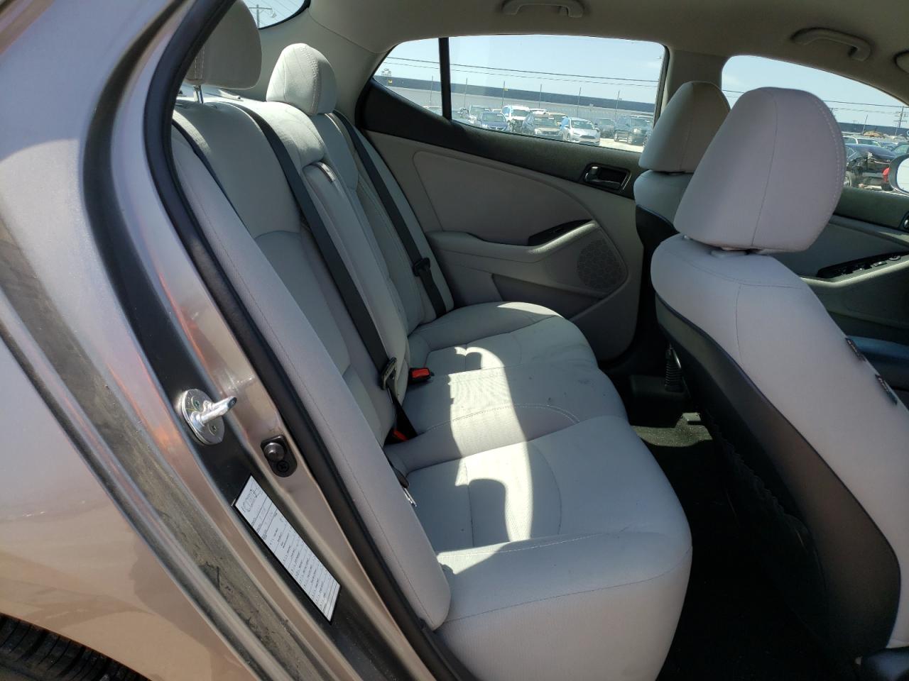 Photo 6 from auction – 2014 KIA OPTIMA LX with VIN 5XXGM4A70EG326408