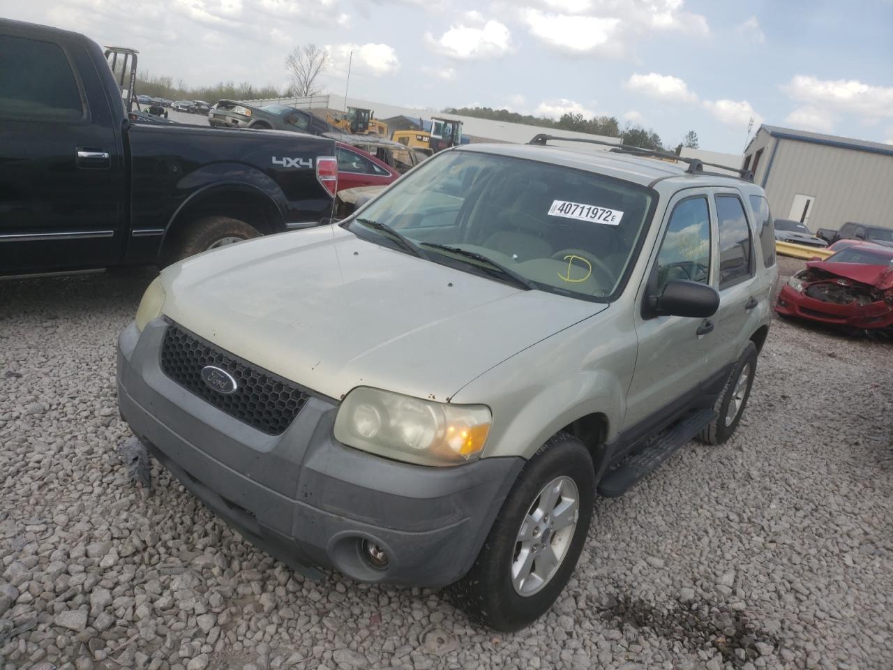 Photo 2 from auction – 2005 FORD ESCAPE XLT with VIN 1FMYU03105DA17727