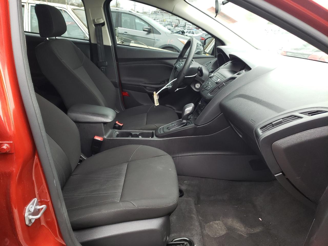 Photo 5 from auction – 2018 FORD FOCUS SE with VIN 1FADP3K21JL310497