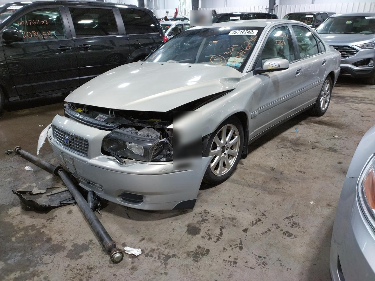 Photo 2 from auction – 2004 VOLVO S80 2.5T with VIN YV1TH59H641350240