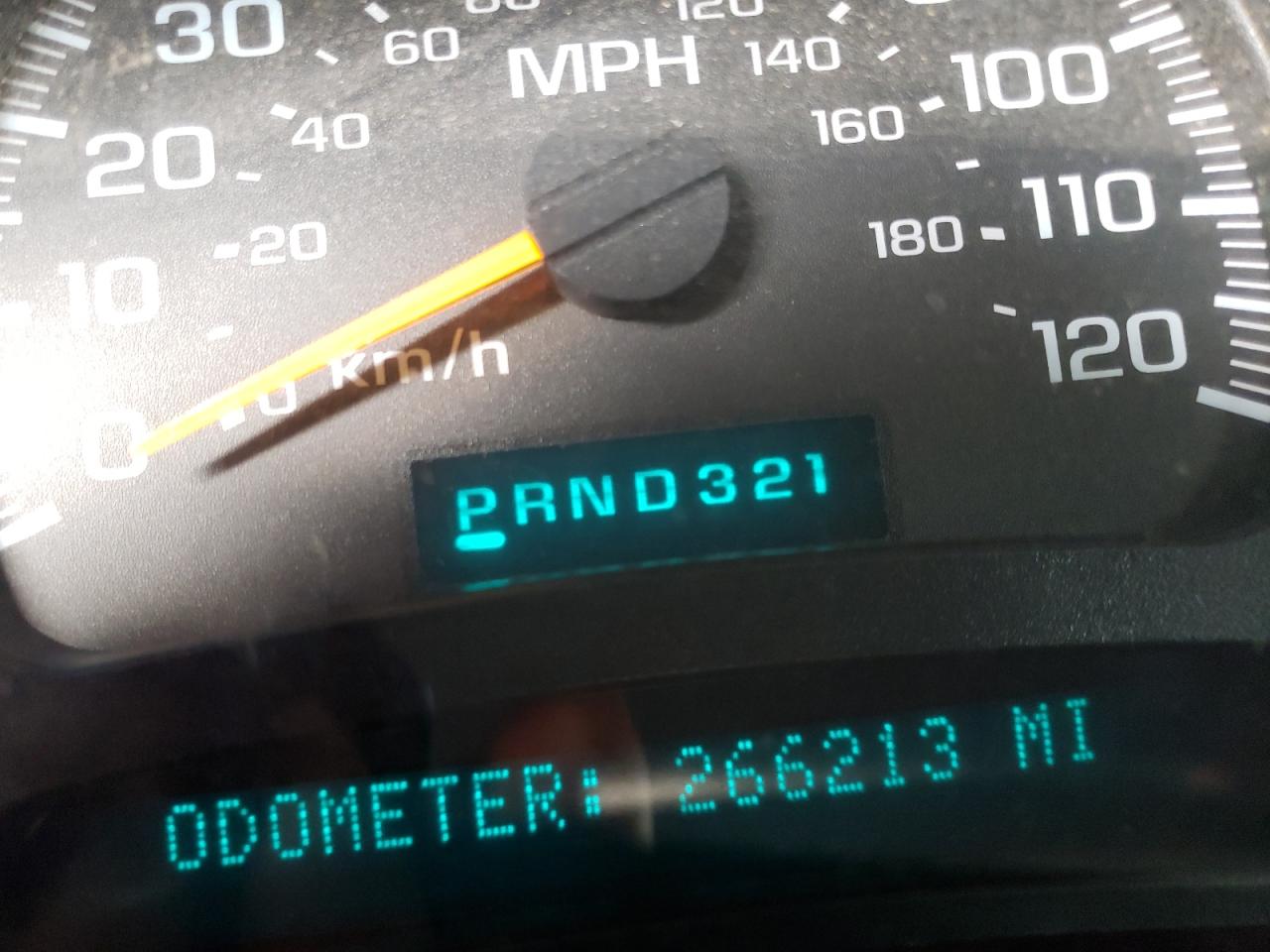 Photo 8 from auction – 2004 CHEVROLET SILVERADO with VIN 2GCEK19T941410633