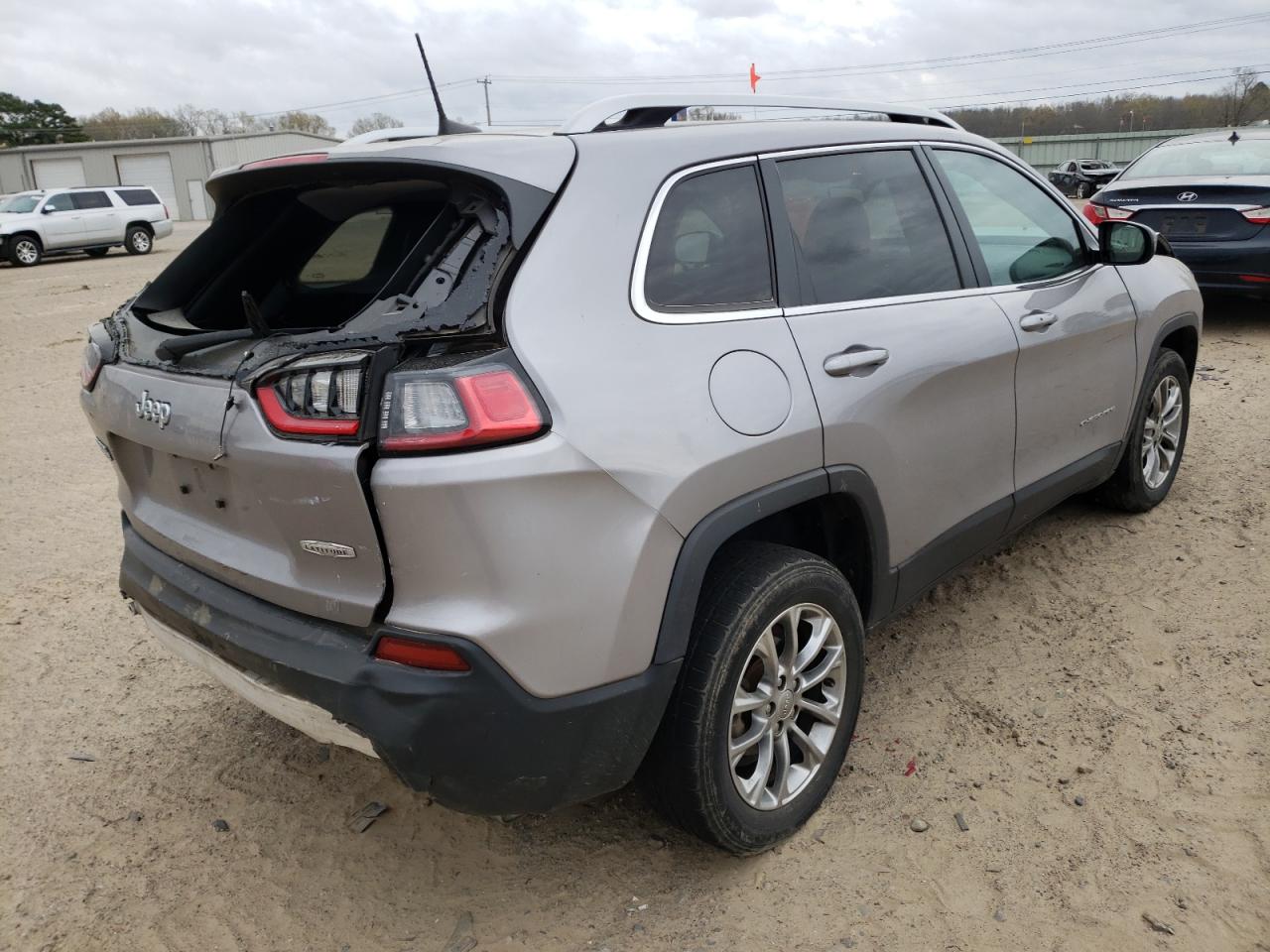 Photo 4 from auction – 2019 JEEP CHEROKEE L with VIN 1C4PJLLB6KD122786