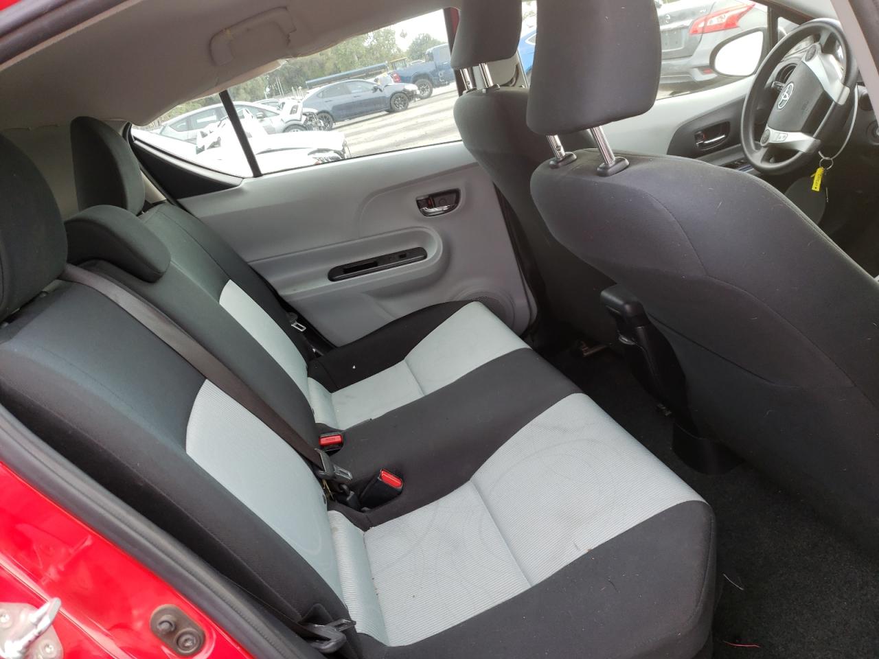 Photo 6 from auction – 2012 TOYOTA PRIUS C with VIN JTDKDTB37C1503402
