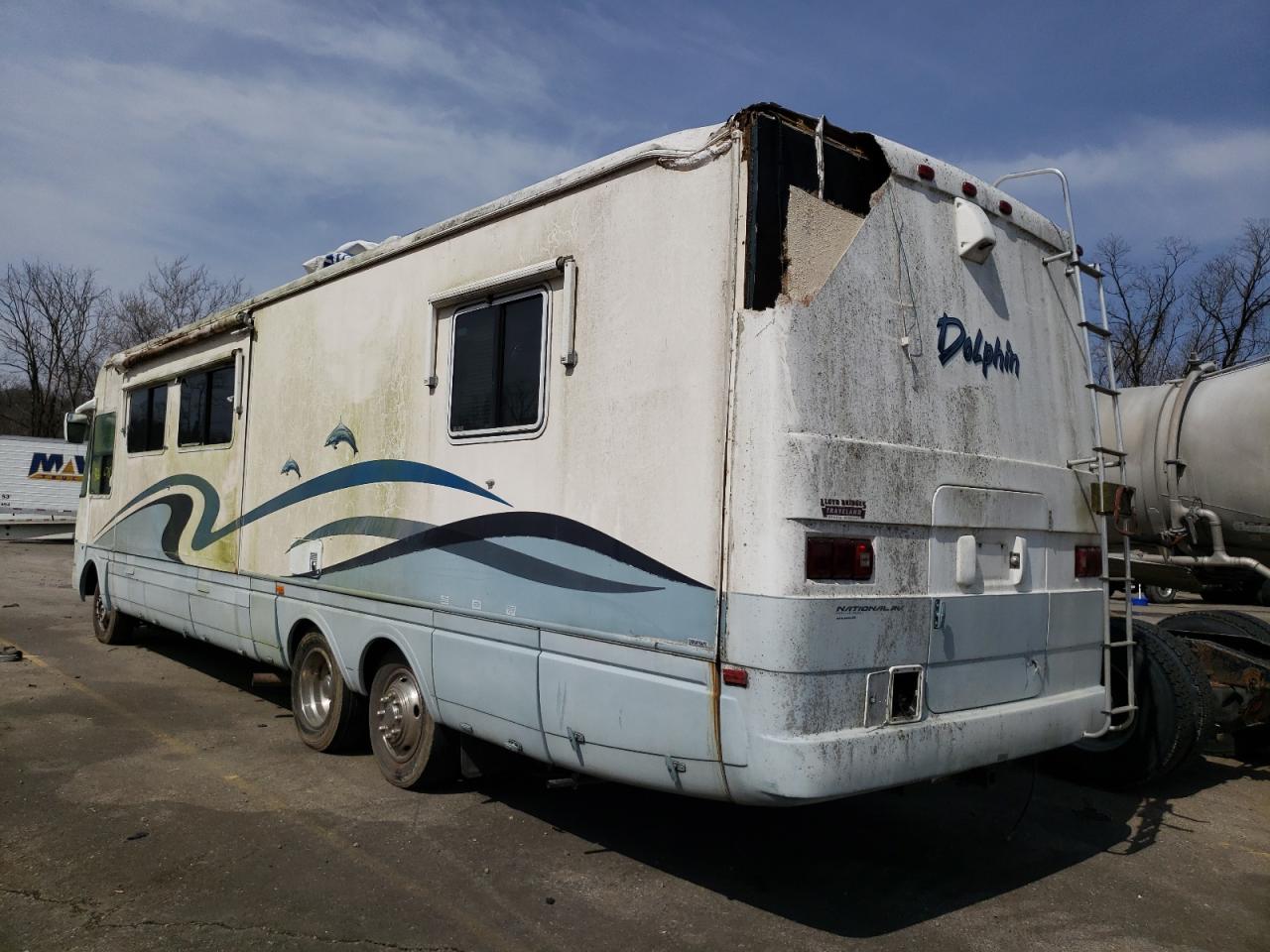 Photo 3 from auction – 2001 DOLP MOTORHOME with VIN 1FCMF53S9Y0A02755