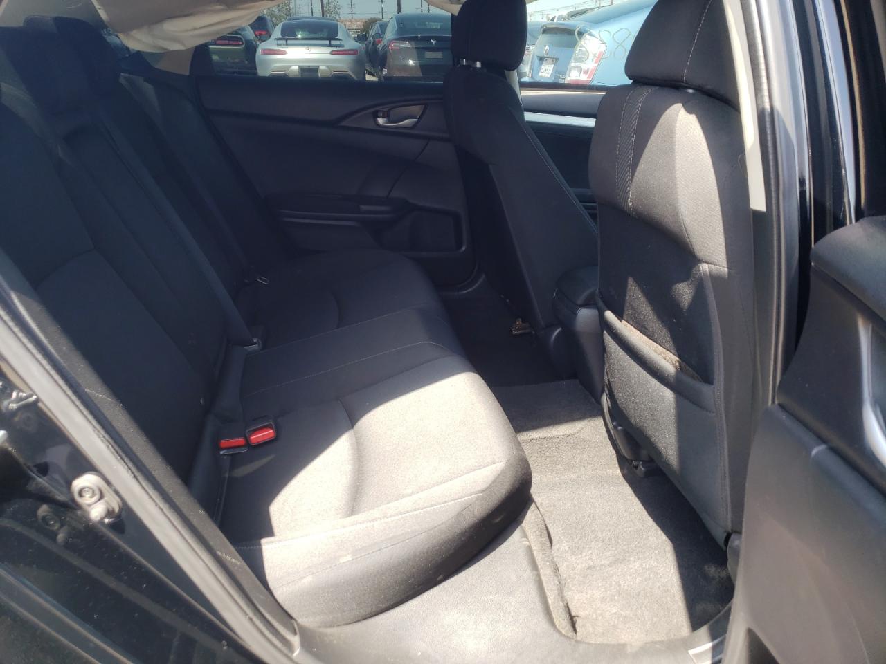Photo 6 from auction – 2018 HONDA CIVIC EX with VIN 19XFC2F78JE204748