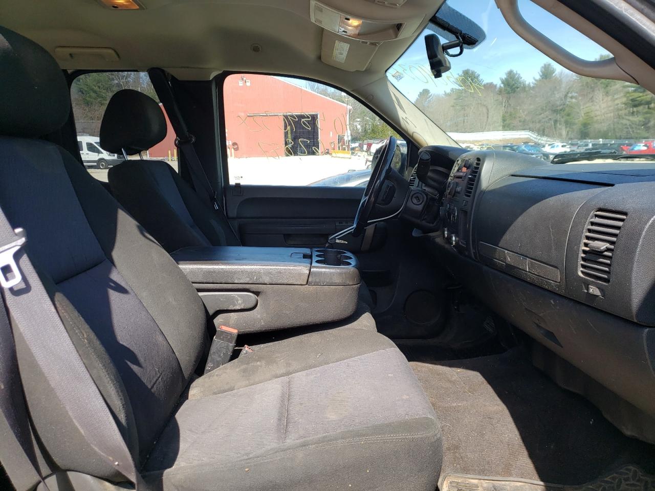 Photo 5 from auction – 2011 CHEVROLET SILVERADO with VIN 1GCRKSE33BZ139537