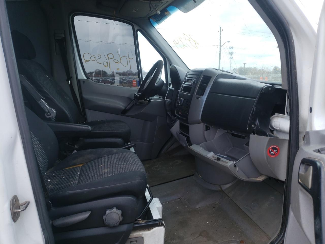 Photo 5 from auction – 2008 DODGE SPRINTER 2 with VIN WD0PE745085285254