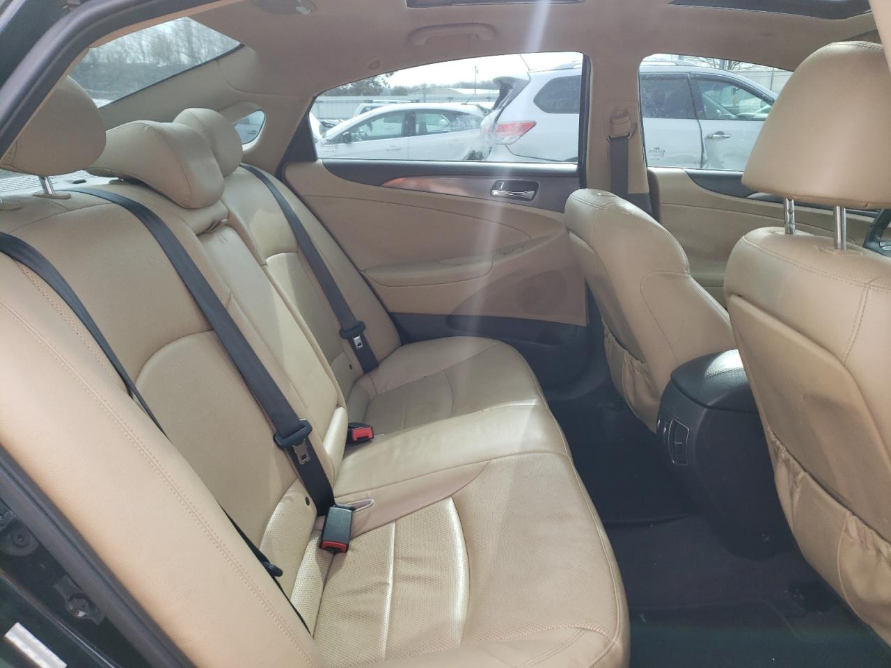 Photo 6 from auction – 2012 HYUNDAI SONATA HYB with VIN KMHEC4A45CA058640