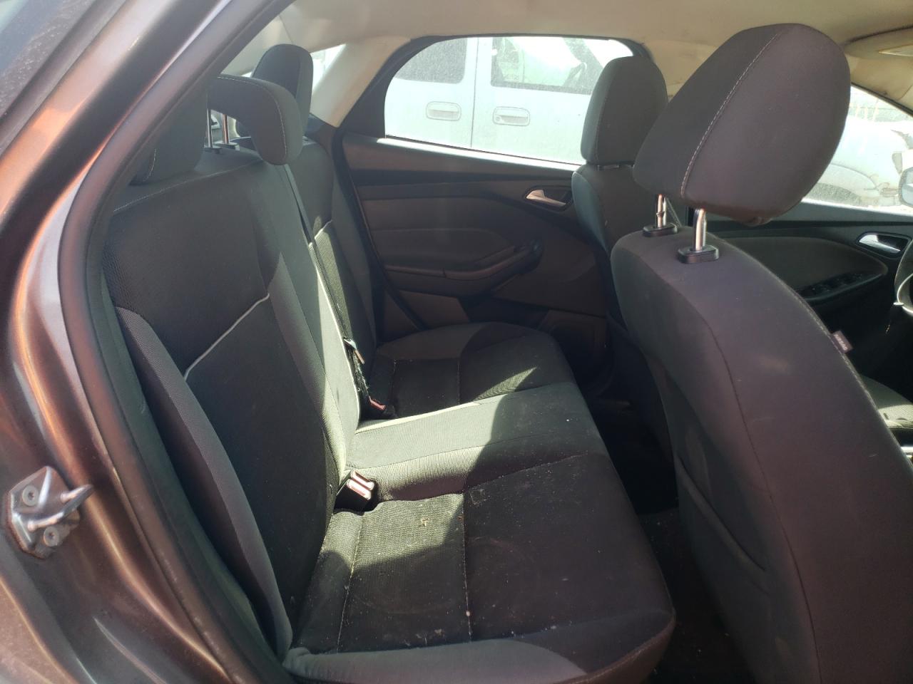 Photo 6 from auction – 2014 FORD FOCUS SE with VIN 1FADP3F22EL389842