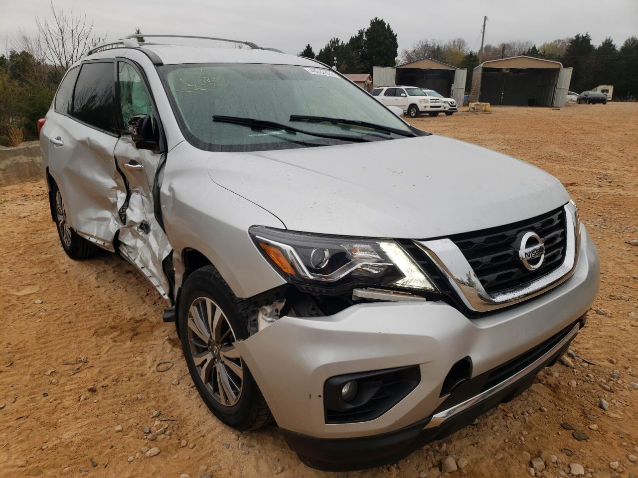 NISSAN PATHFINDER 2018 with VIN 5N1DR2MM2JC637516 - Photo from auction