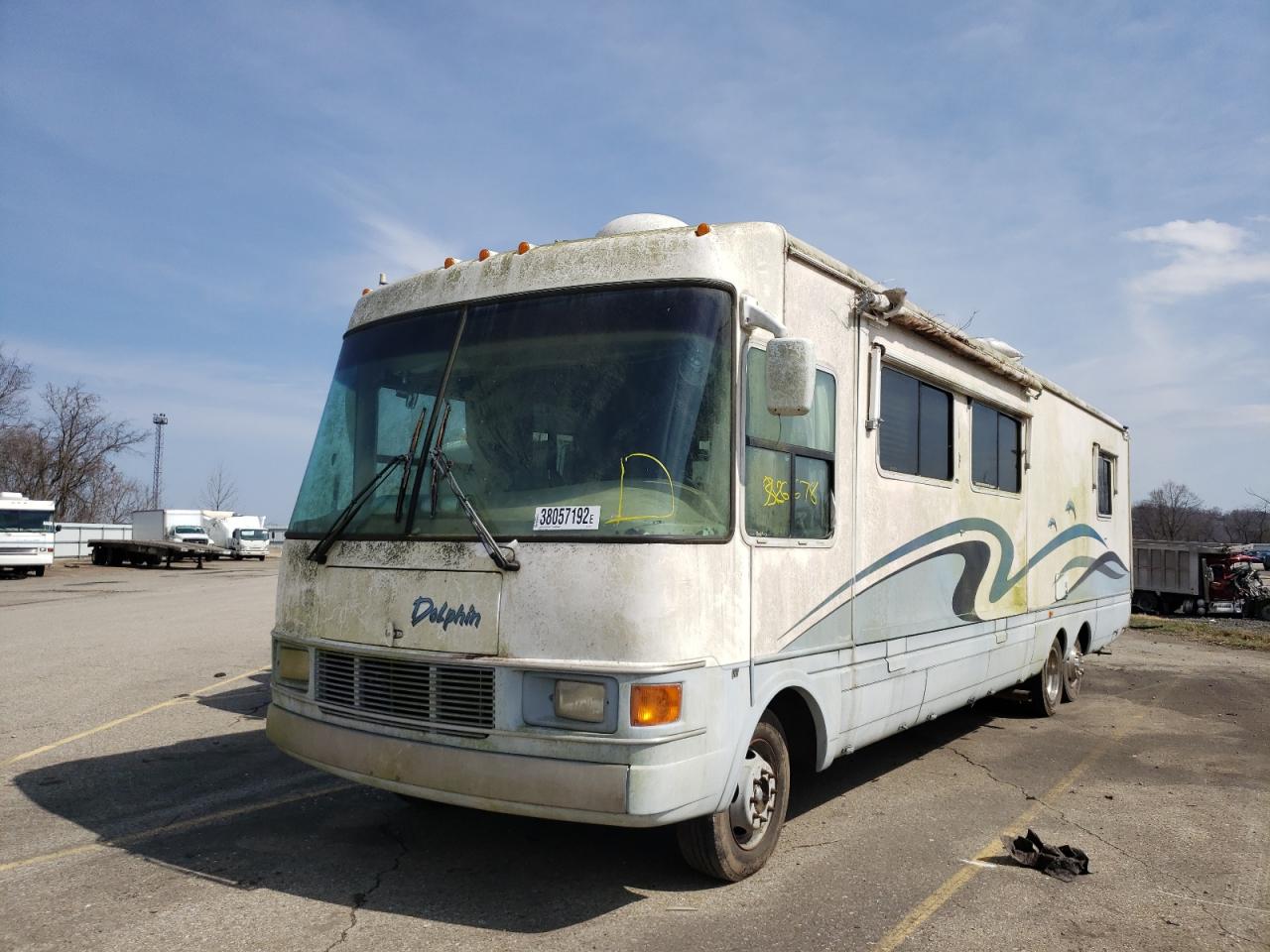 Photo 2 from auction – 2001 DOLP MOTORHOME with VIN 1FCMF53S9Y0A02755