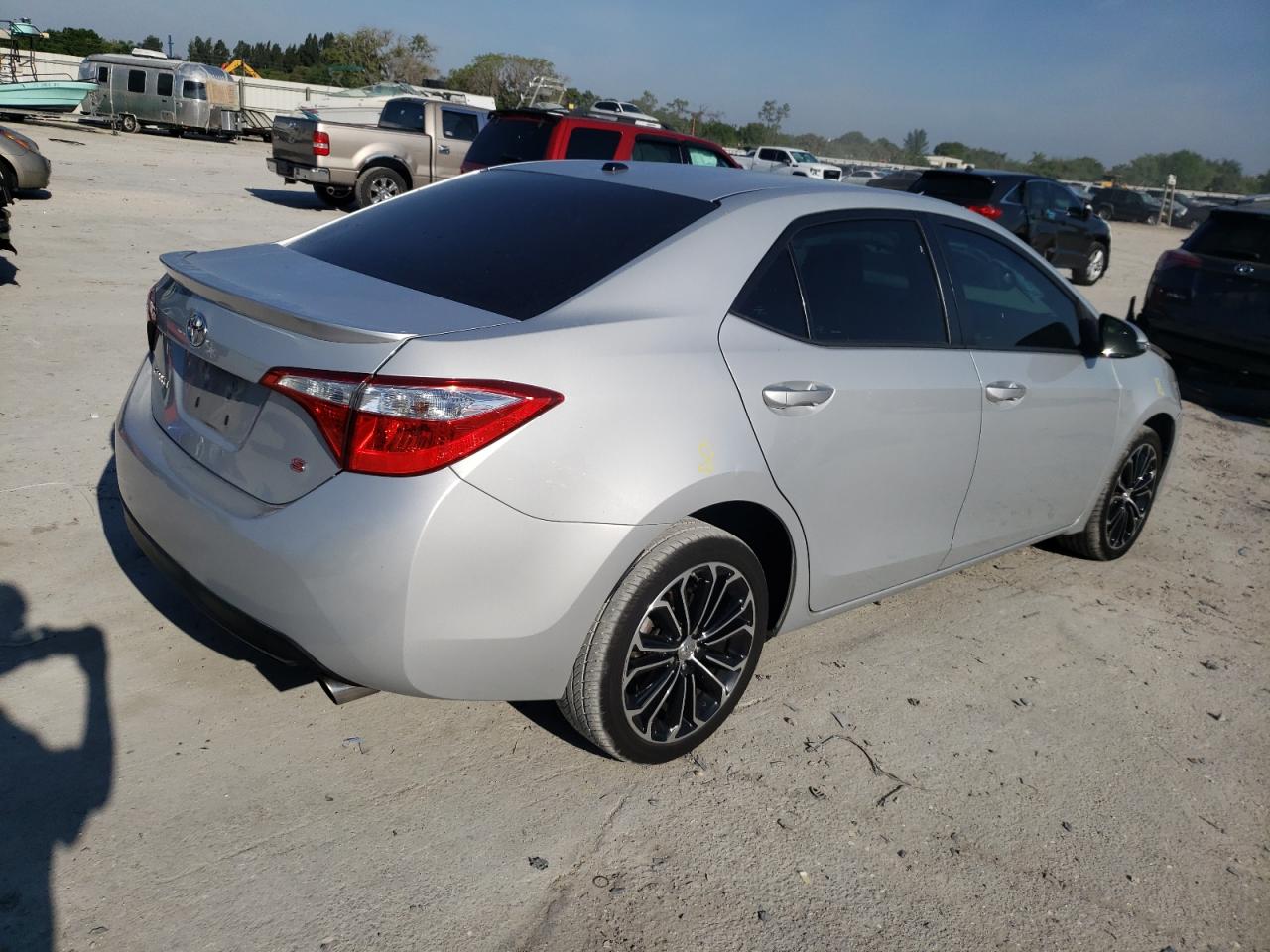 Photo 4 from auction – 2015 TOYOTA COROLLA L with VIN 2T1BURHE2FC389515