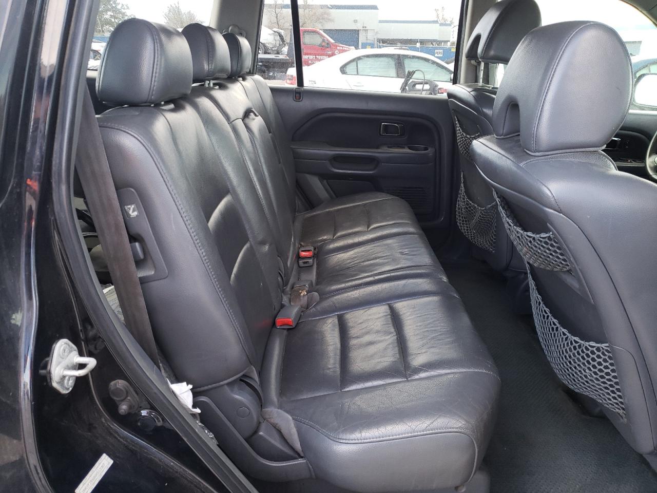 Photo 6 from auction – 2006 HONDA PILOT EX with VIN 2HKYF18686H563387