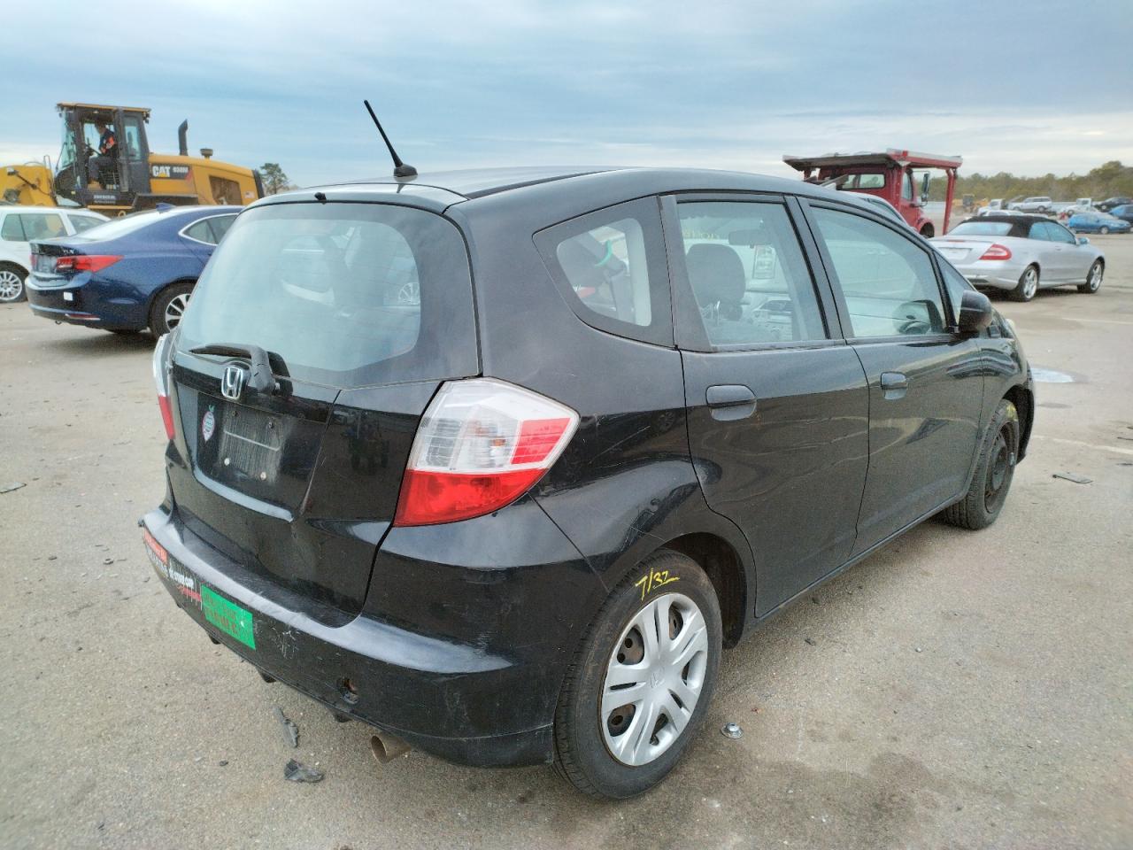 Photo 4 from auction – 2011 HONDA FIT with VIN JHMGE8H33BC007022