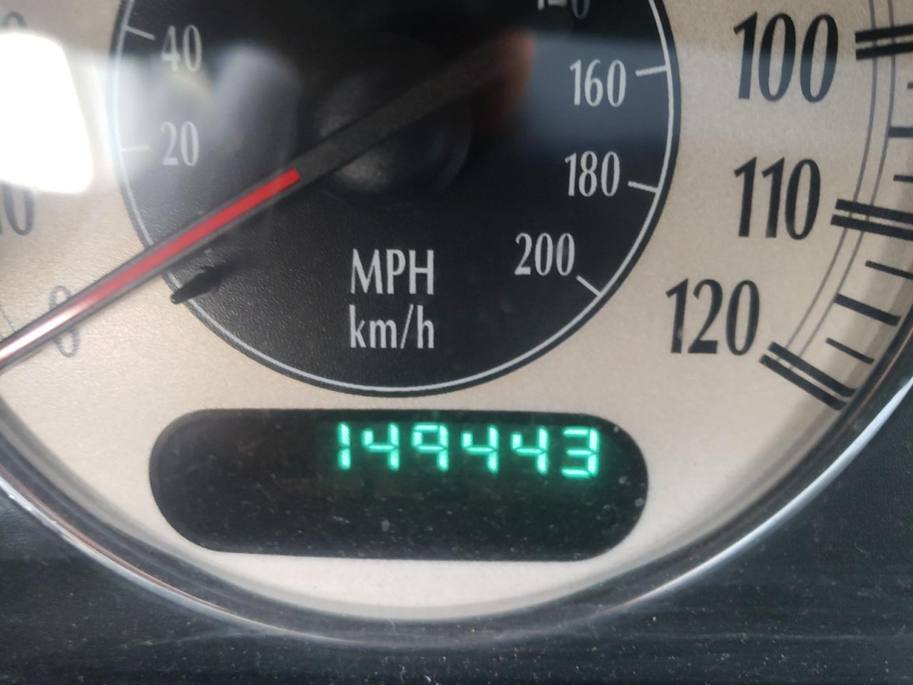Photo 8 from auction – 2002 CHRYSLER TOWN & COU with VIN 2C4GP54L62R631100