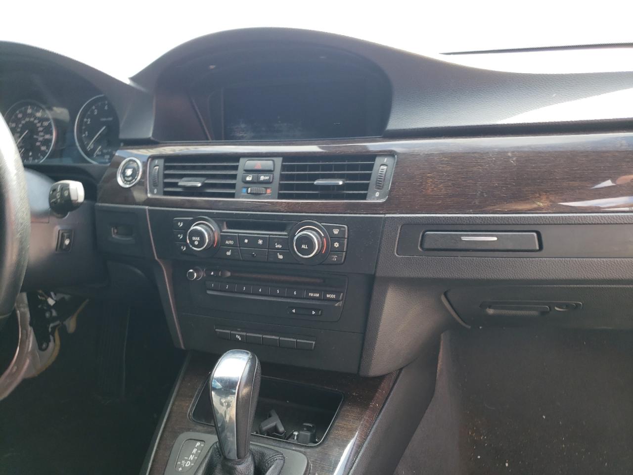 Photo 9 from auction – 2012 BMW 328 I with VIN WBADW3C5XCE822401