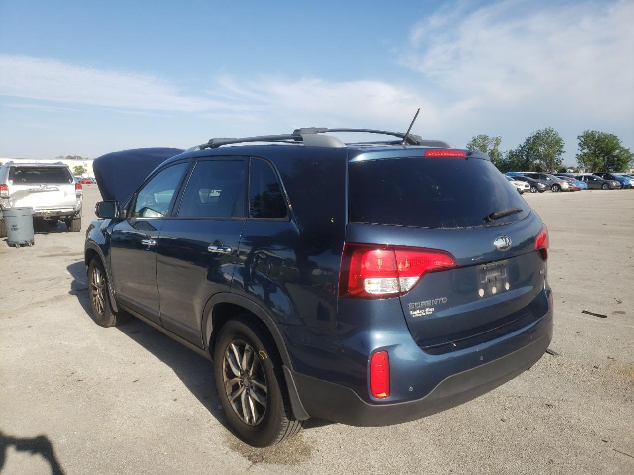 Photo 3 from auction – 2015 KIA SORENTO LX with VIN 5XYKT3A63FG558786