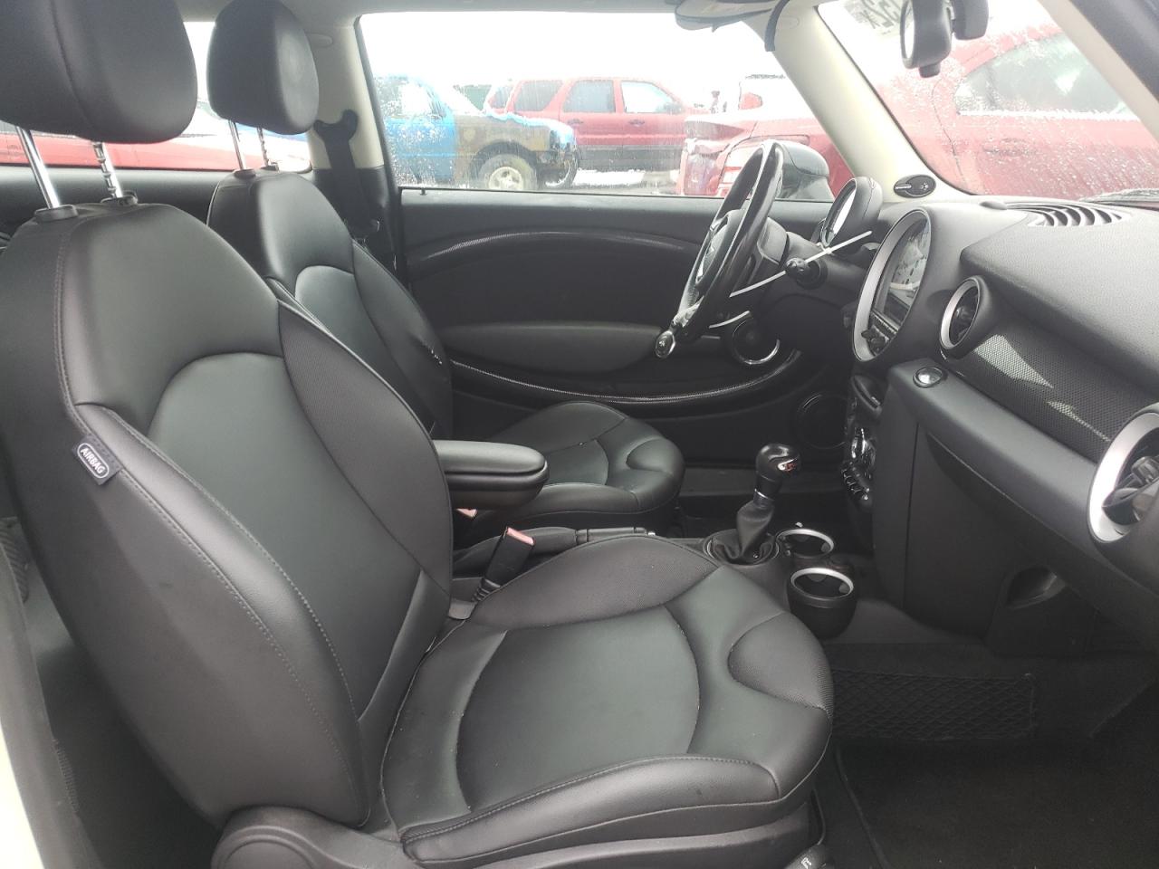 Photo 5 from auction – 2011 MINI COOPER S C with VIN WMWZG3C57BTY36074
