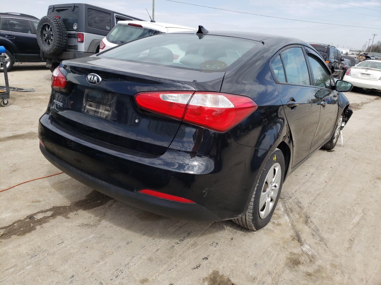 Photo 4 from auction – 2015 KIA FORTE LX with VIN KNAFK4A68F5431449