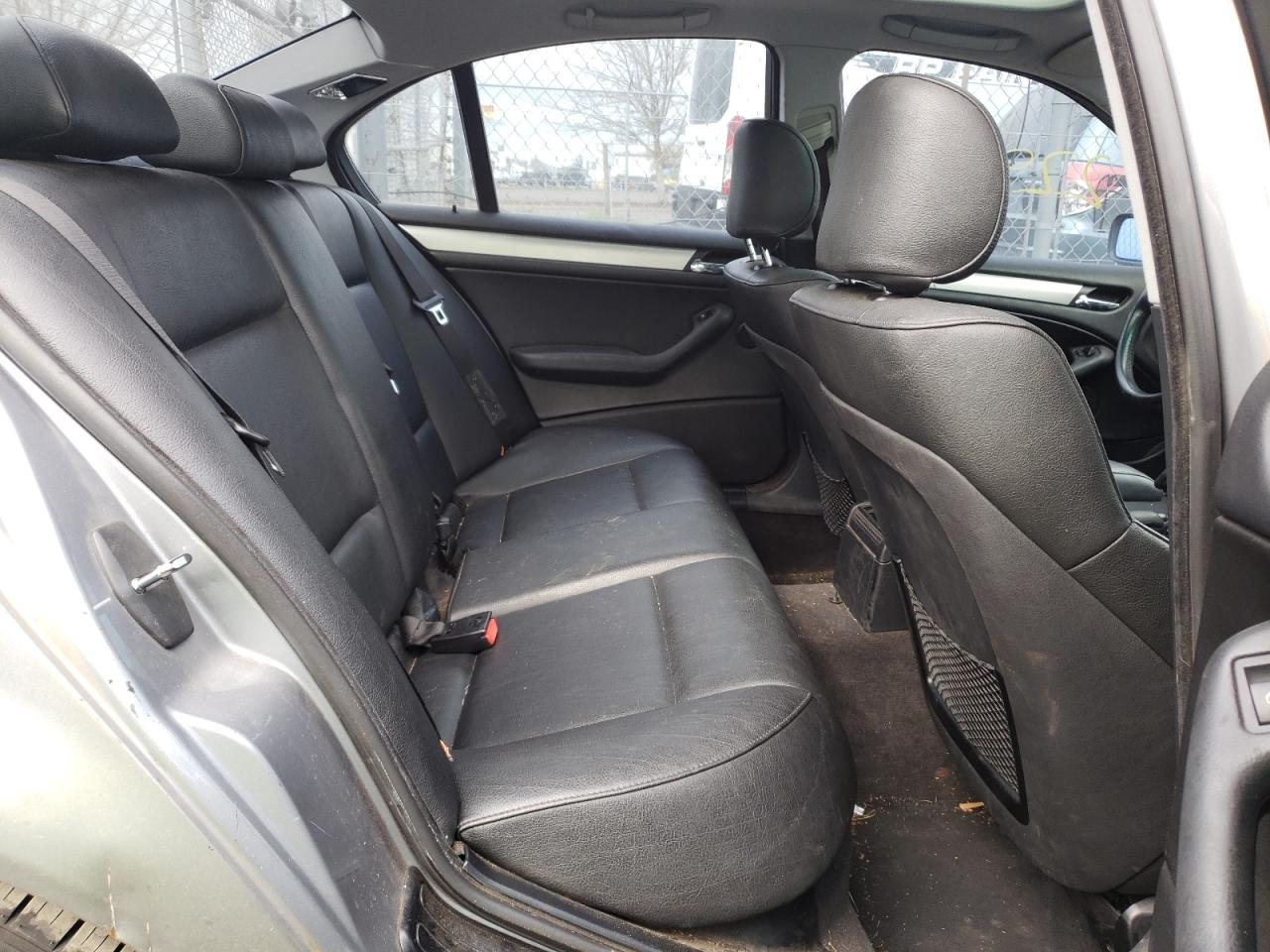 Photo 6 from auction – 2004 BMW 325 I with VIN WBAET37474NH05460