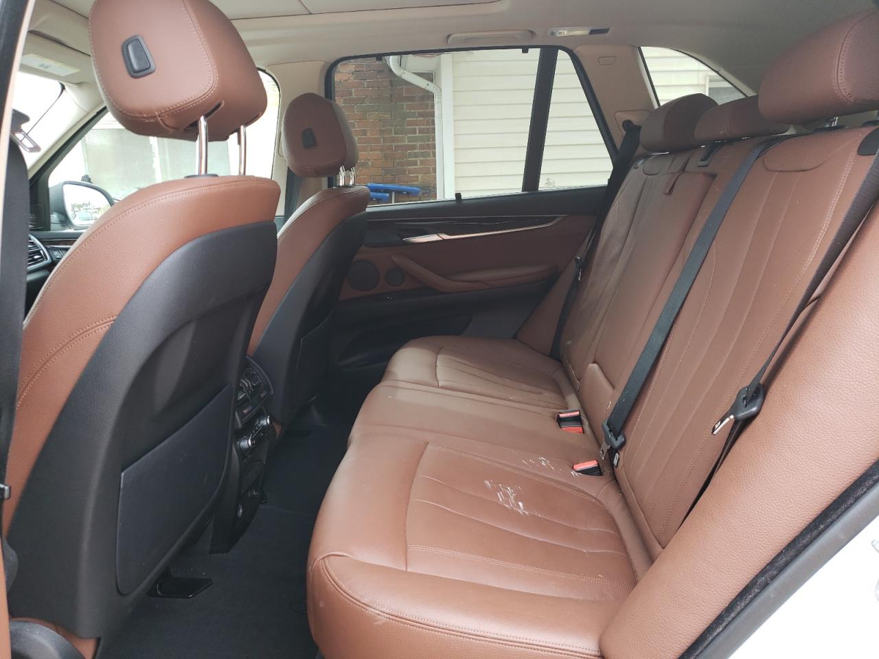 Photo 6 from auction – 2015 BMW X5 XDRIVE3 with VIN 5UXKR0C5XF0P00587