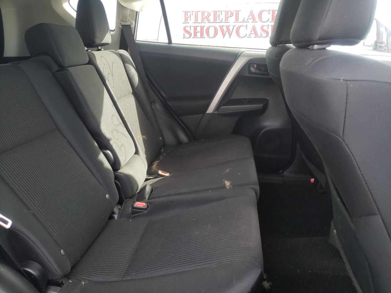 Photo 6 from auction – 2017 TOYOTA RAV4 LE with VIN 2T3BFREV3HW603273