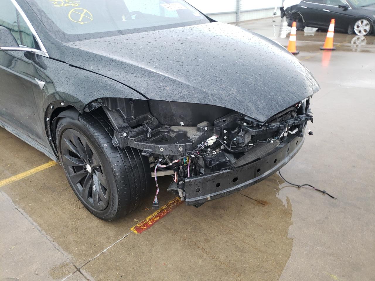 Photo 9 from auction – 2018 TESLA MODEL X with VIN 5YJXCDE26JF113459