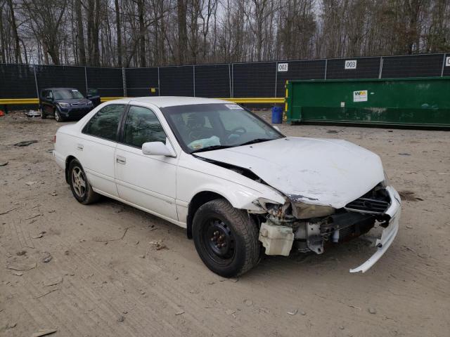 TOYOTA CAMRY CE 2000 with VIN 4T1BG22K9YU968550 - Photo from auction