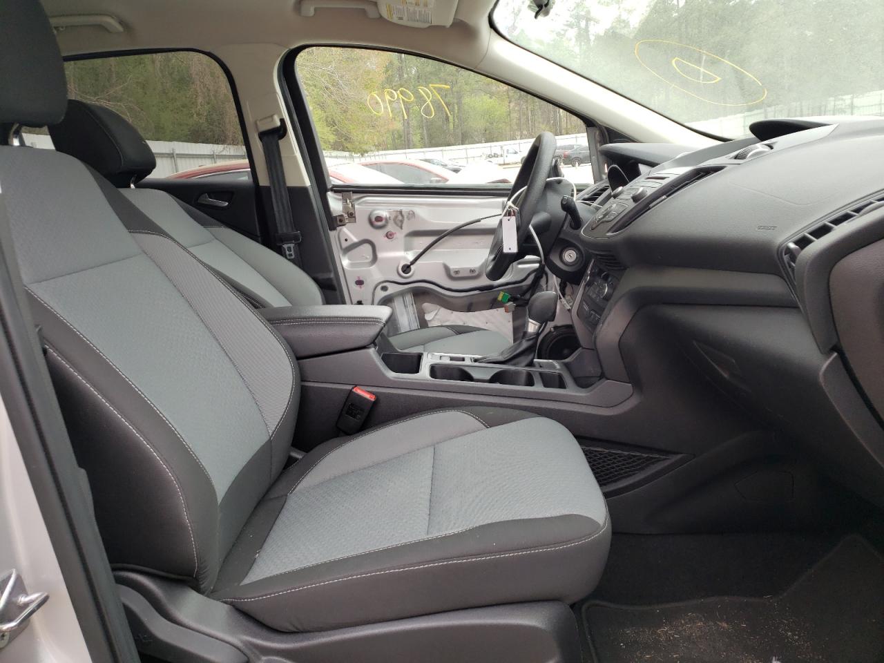 Photo 5 from auction – 2017 FORD ESCAPE SE with VIN 1FMCU0GD8HUA52471