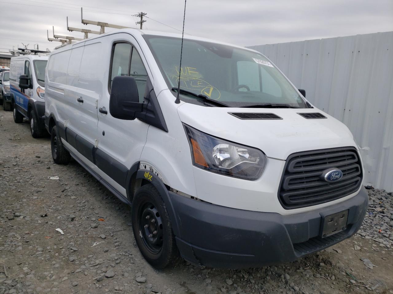 FORD TRANSIT T- 2017 مع رقم تعريف المركبة 1FTYR2ZM5HKB30740 - صورة من المزاد