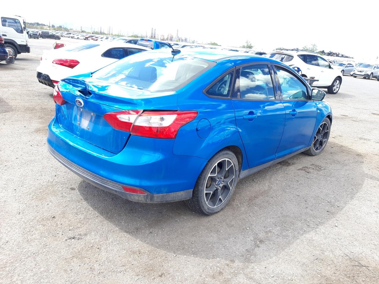 Photo 4 from auction – 2014 FORD FOCUS SE with VIN 1FADP3F27EL348803